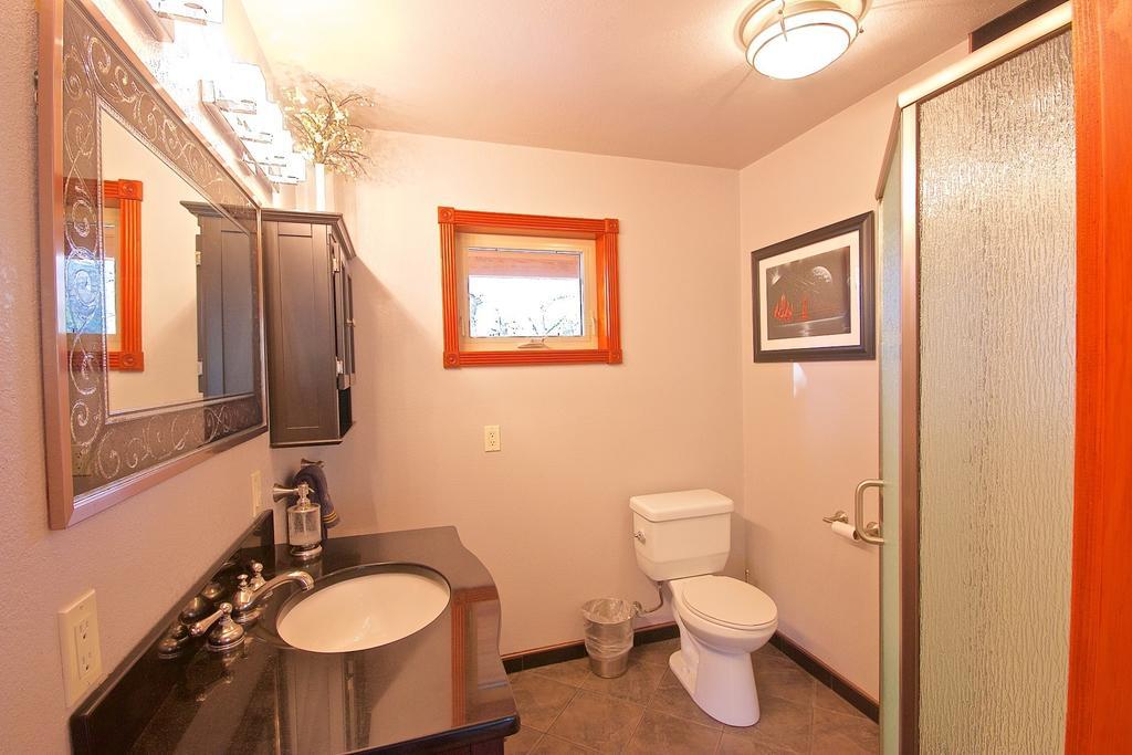 Riverfront Property With Waterfalls Near Yosemite And Bass Lake Oakhurst Oda fotoğraf
